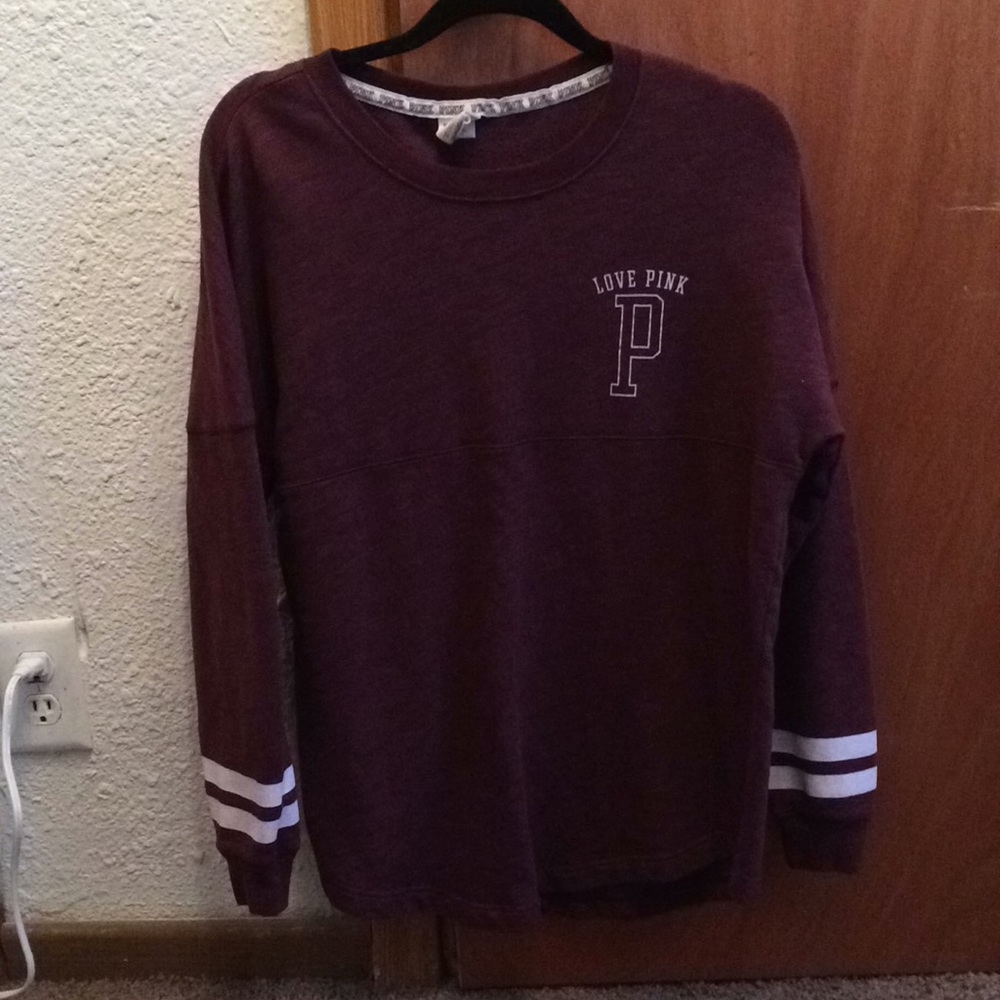 Maroon sweatshirt